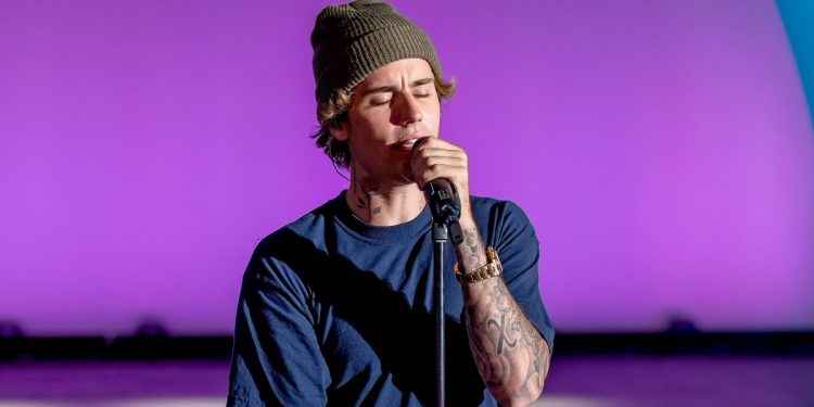 Justin Bieber was named Favorite Male Pop/Rock Artist at AMA 2020