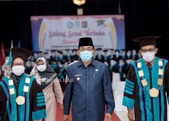 The Regent of Indragiri Hilir Regent Attends the Graduation Ceremony of 45 Student from Husada Gemilang Midwifery Academy