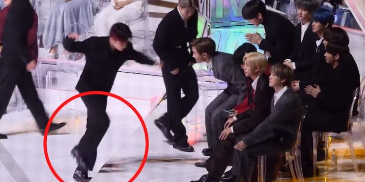 Moment When BTS’s Jungkook Tripped At An Award Show, This was He Did Next Will Warm Your Heart
