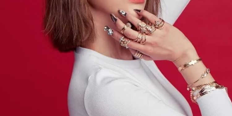 Just One Month After Debut, Hyeme Black Swan’s Leaves The Group, Returning to Being an Average Civilian