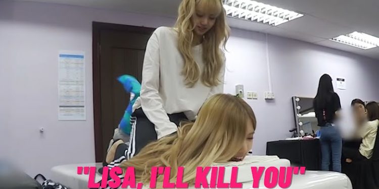 The Moment When BLACKPINK’s Lisa Tried To Massage Rose