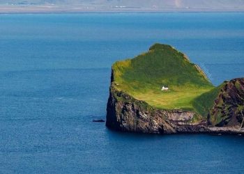 The Mystery of World’s Loneliest House on Remote Island has Been Empty for Over 100 Years