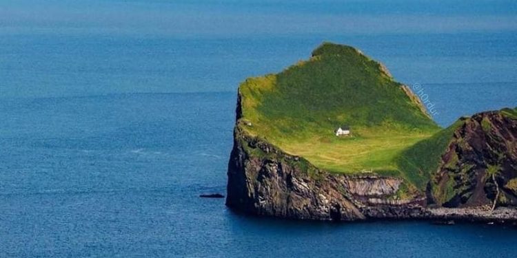 The Mystery of World’s Loneliest House on Remote Island has Been Empty for Over 100 Years