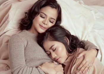 Mother’s Day, Celebgram Rachel Vennya Uploads Photos Off The Hijab