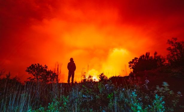 Horrible, Tourists Risk Their Lives Posing Beside Molten Lava for Dangerous Volcano Selfies