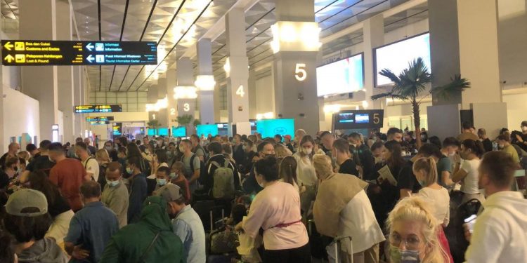 Due To The Quarantine Placement Process, the Buildup Of Foreigners At Soekarno-Hatta Airport has Occurred