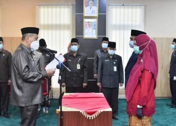 The Vice-Regent of Indragiri Hilir Appointed 47 Echelon IV Officials