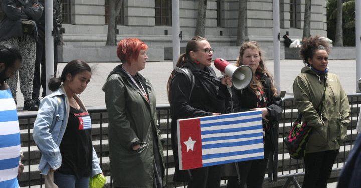 Dozens of People Demonstrated for West Papuan Independence at New Zealand’s Parliament