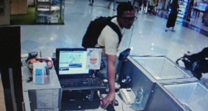 A CCTV Recorded a Man Seen Trying to Seize a Cellphone