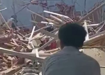 7 Dead and Hundreds Injured After 6.2 Quake Strikes Sulawesi