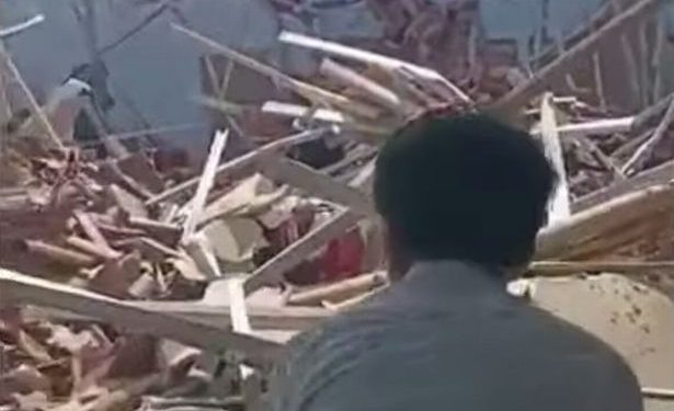 7 Dead and Hundreds Injured After 6.2 Quake Strikes Sulawesi
