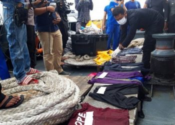 At A Depth Of 17-19 Meters, Officers Found A Wedding Dress To A Sriwijaya Air Flight Attendant Uniform