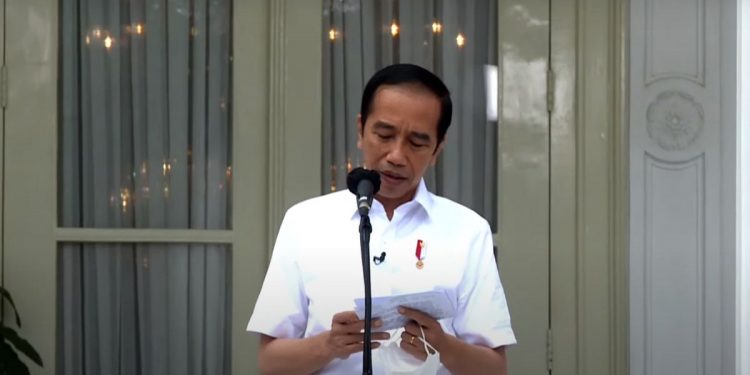 Jokowi Received A Sinovac Vaccine Injection