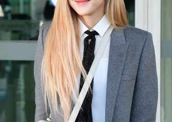 BLACKPINK’s Rose Will Unveil Her Solo Debut Song For The First Time At THE SHOW Concert