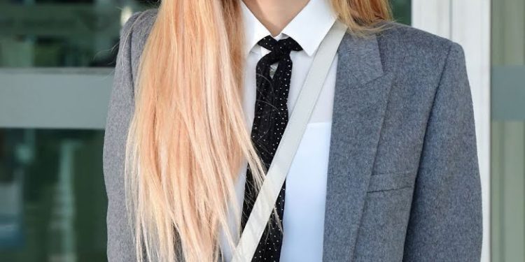 BLACKPINK’s Rose Will Unveil Her Solo Debut Song For The First Time At THE SHOW Concert