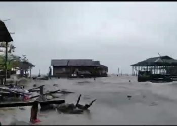 Hit By the Tidal Wave, 24 Houses in Kuala Strait Indragiri Hilir Were Damaged