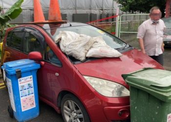 A Man Barricades Neighbour’s Car With Sandbags