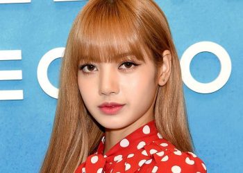 BLACKPINK’s Lisa Made (G)I-DLE’s Miyeon Jealous With Her Gift