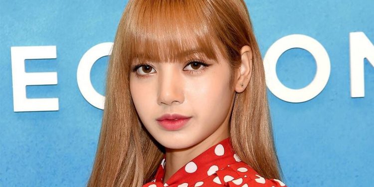 BLACKPINK’s Lisa Made (G)I-DLE’s Miyeon Jealous With Her Gift