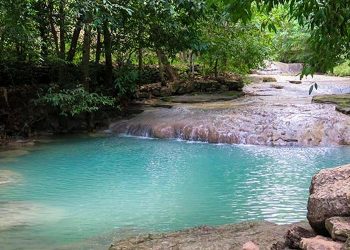 Lepo Waterfall in Remote Dlingo