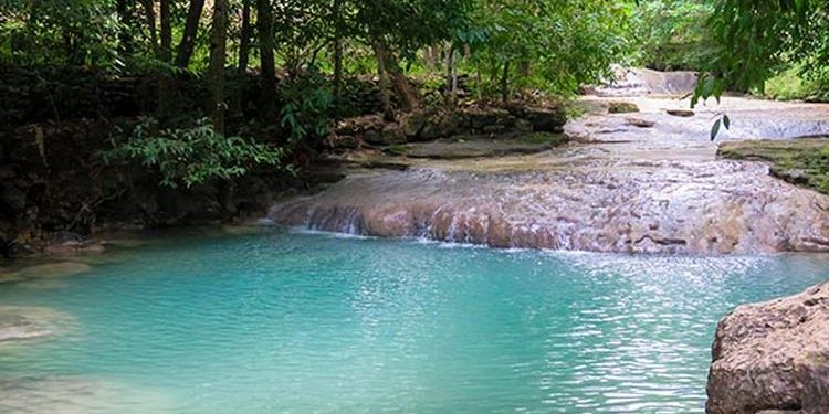 Lepo Waterfall in Remote Dlingo