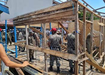 Illegal Building on the Indragiri River Demolished