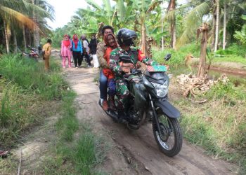 Living Alone in a Hut, an 80-year-old Grandmother in Indragiri Hilir was Evacuated to a Shelter