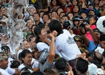 To Celebrate Nyepi, the Annual Kissing Ritual Held in Bali With Limited Participants