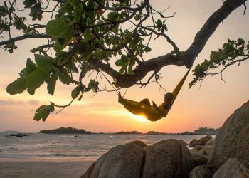 Enjoy the Beauty of Natural of Penyusuk Beach