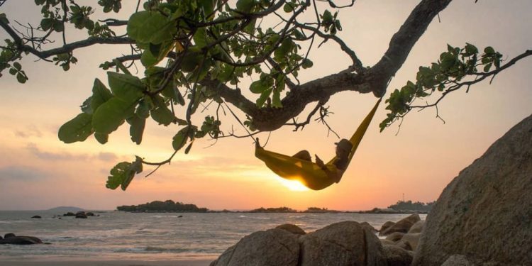 Enjoy the Beauty of Natural of Penyusuk Beach