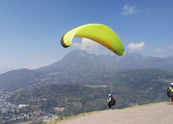 Enjoying Batu Malang View from Paragliding Area
