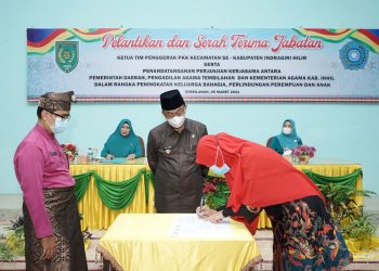 The Regent of Indragiri Hilir Signs MoU of Integrated Itsbat Session With the Religious Court and Ministry of Religion