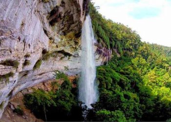 Enjoy the Beauty of Lubuk Bigau Waterfall in Riau