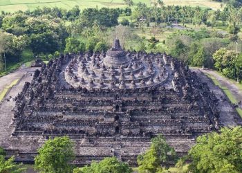 BOROBUDUR TEMPLE, The Largest Buddhist Temple that Visited by Millions of Tourists