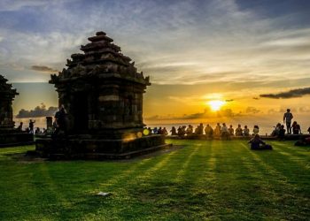 Enjoying the Beauty of Ijo Temple, the Highest Temple in Yogyakarta