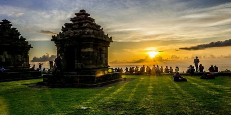 Enjoying the Beauty of Ijo Temple, the Highest Temple in Yogyakarta