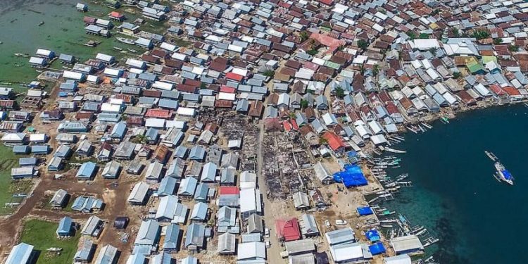 Bungin, the Densest Island in the World, the Cattle are Forced to Eat Rubbish of Paper