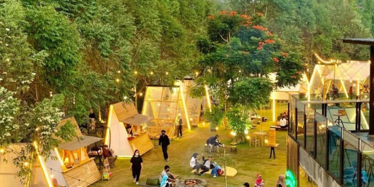 Ruang Lapang Outdoor Cafe in Bandung, a Picnic Place with Campfire