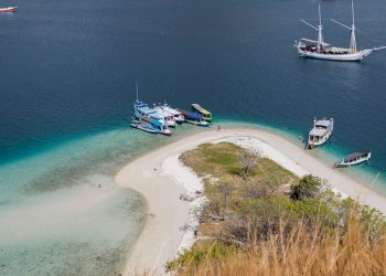 Kelor Island, a Place for a Romantic and Tranquil Honeymoon