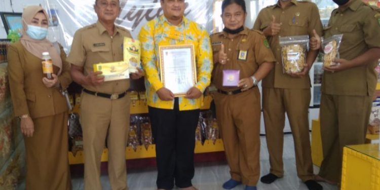 The Office of Cooperatives and Small and Medium Enterprises Asks Traders to Take Care of Business Permits and Halal Certification