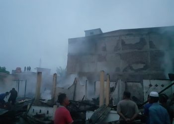 8 Residents’ Houses in Keritang Burnt, 1 Resident Experience Burns