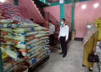 Ensure Availability, the Department of Trade and Industry (Disdagtri) Indragiri Hilir Regency Monitoring the Stock of Staple Needs