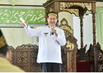 Deputy Regent of Indragiri Hilir Performs the Safari Ramadan to Palas Island