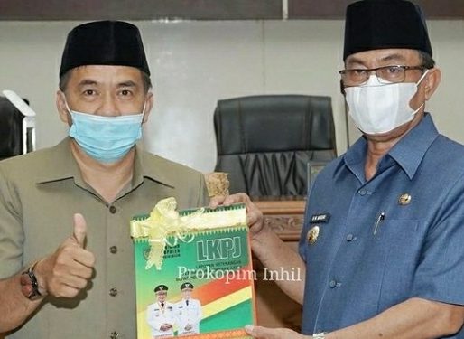Deliver the Accountability Statement Report, the Regent of Indragiri Hilir Calling the Regency Government to Strive to Increase local Revenue