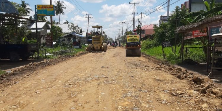 The Hoarding Act of Sungai Beringin Street in Tembilahan Begins