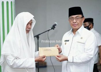 The Regent of Indragiri Hilir Hold the Safari Ramadhan to Sungai Batang