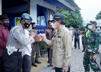 The Regent of Indragiri Hilir Visits Road Block Post at the Riau – Jambi Border