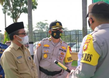 The Regional Secretary of Siak Becomes the Ceremony Inspector at the Implementation of the Troops Ceremony at the Siak Police