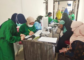 Four Points of Mass Vaccination at Sungai Apit Attended by the Regent of Siak