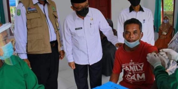 Regional Secretary of Siak Arfan: Don’t Be Afraid of Getting Vaccinated